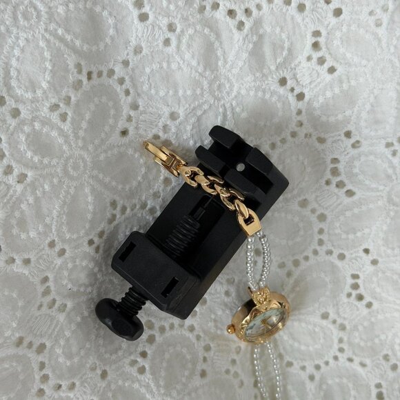 Sku:0491 cute vintage vibe gold mini watch bracelet with white pearls + gift bag - Picture 4 of 8